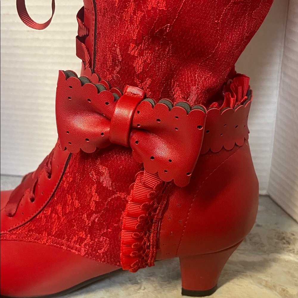 Ladies Victorian style boot - Picture 4 of 9